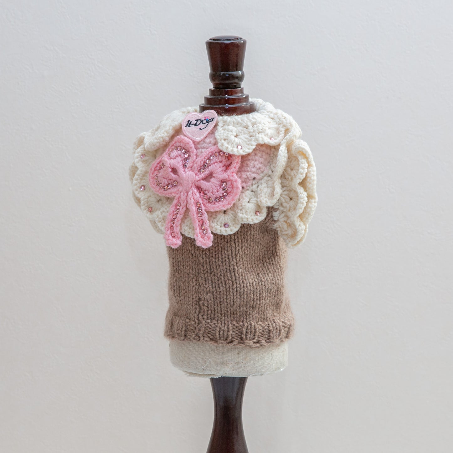 8-pullover brown bib pink and ivory with