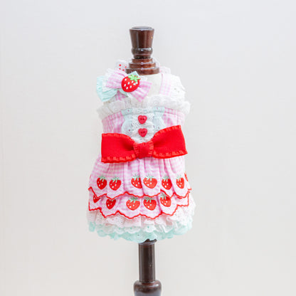 コットンレースいちごワンピース【Miss blue pet】