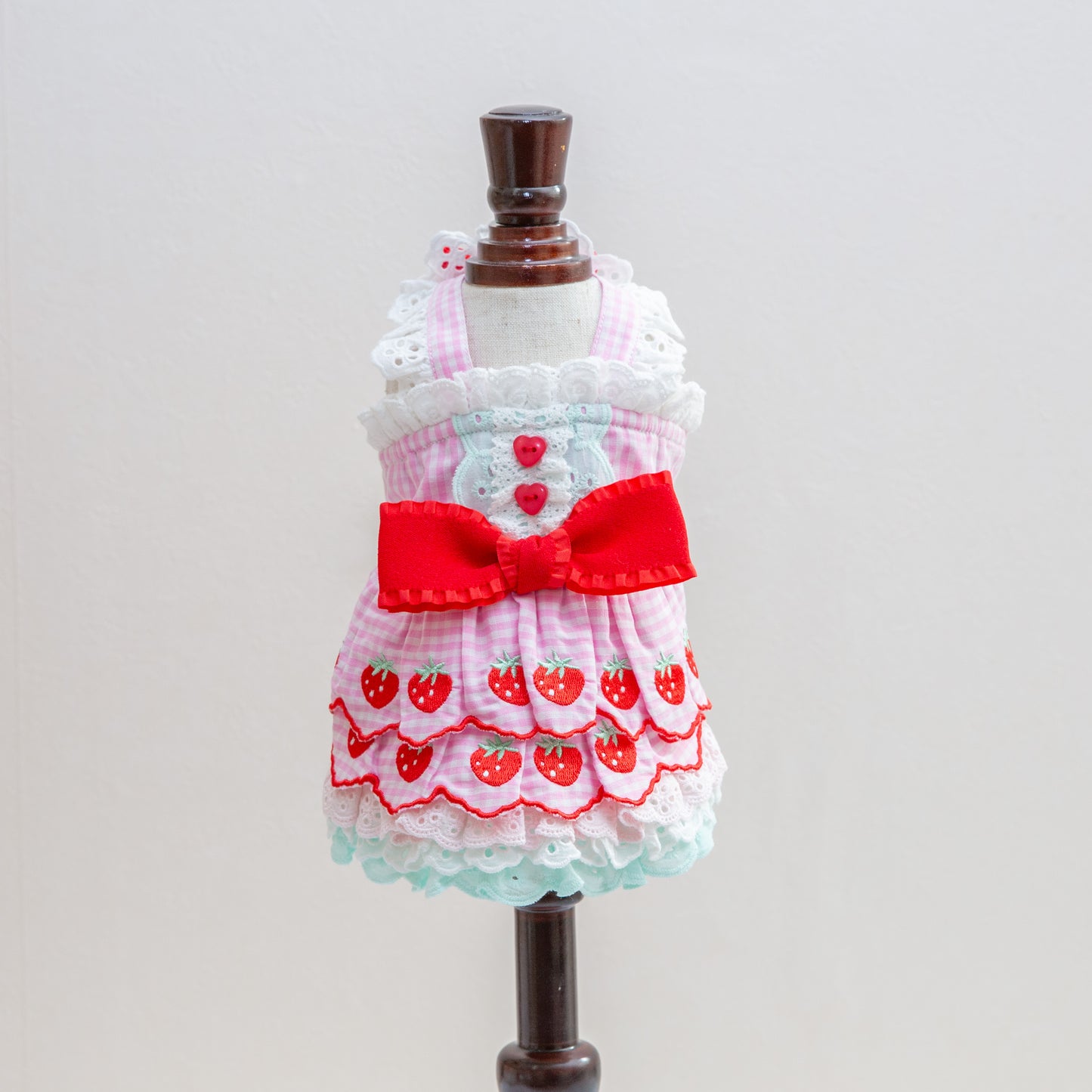 コットンレースいちごワンピース【Miss blue pet】