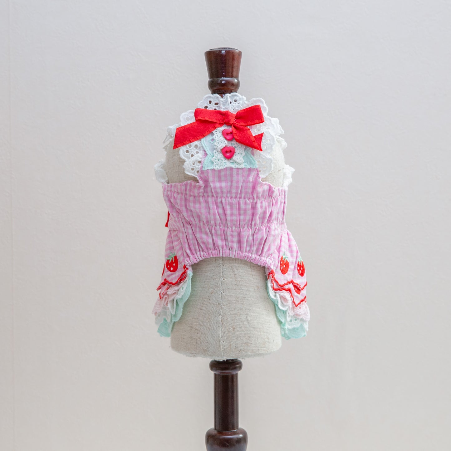 コットンレースいちごワンピース【Miss blue pet】