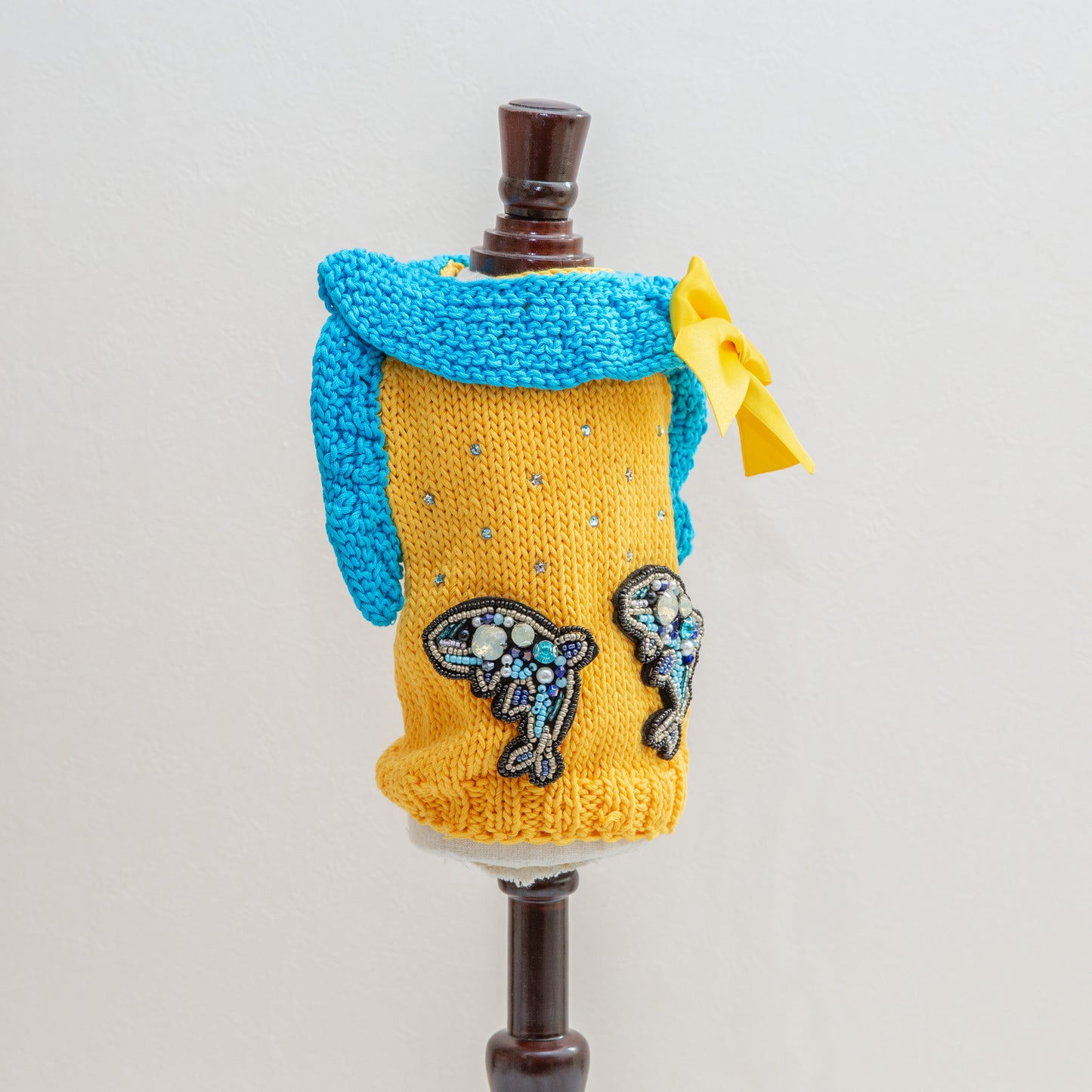 74-sweater yellow with dolphin