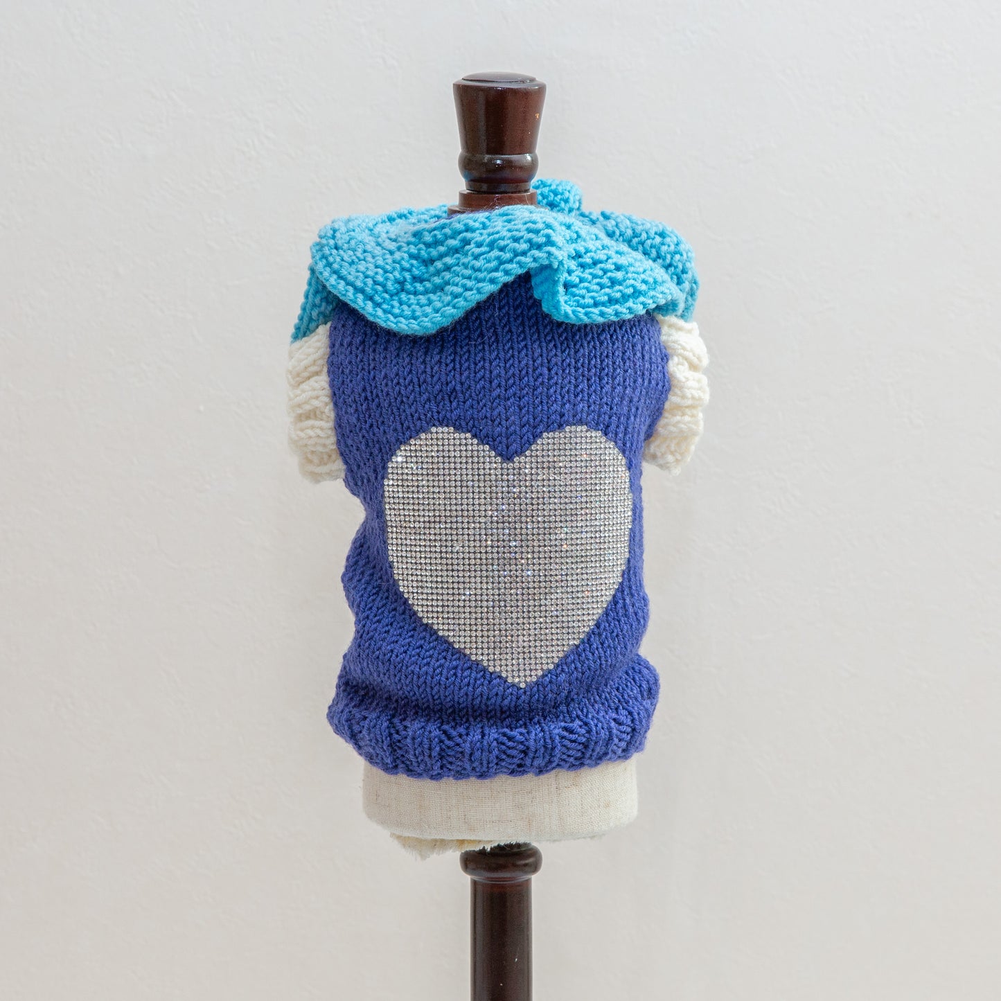 15-pullover bib blue wool crystals