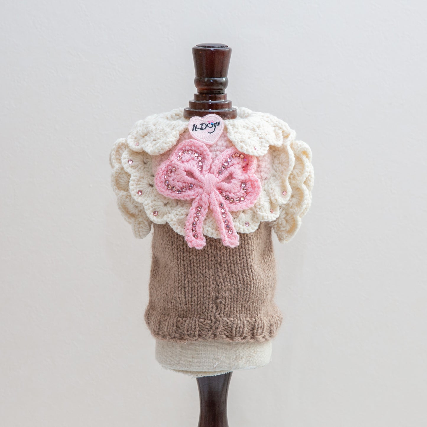 8-pullover brown bib pink and ivory with