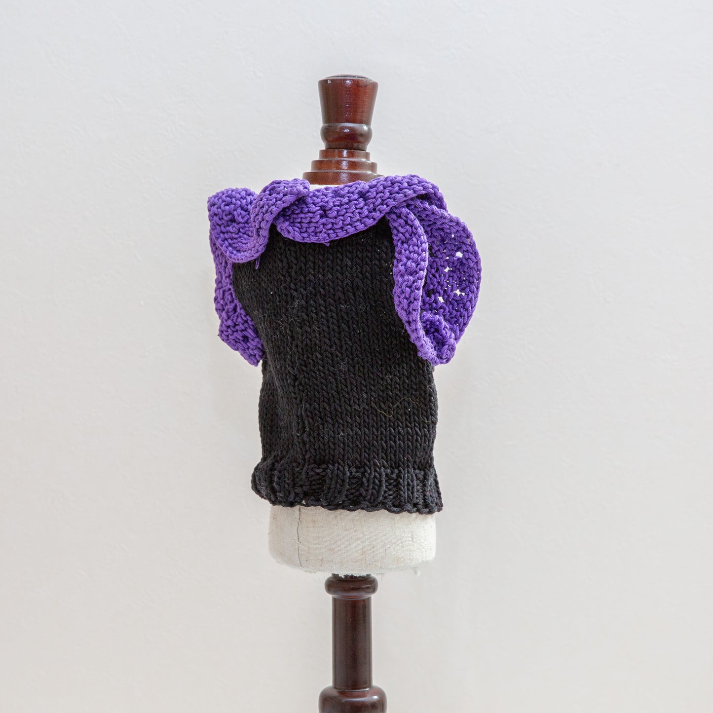 52-sweater black with iris embroidery