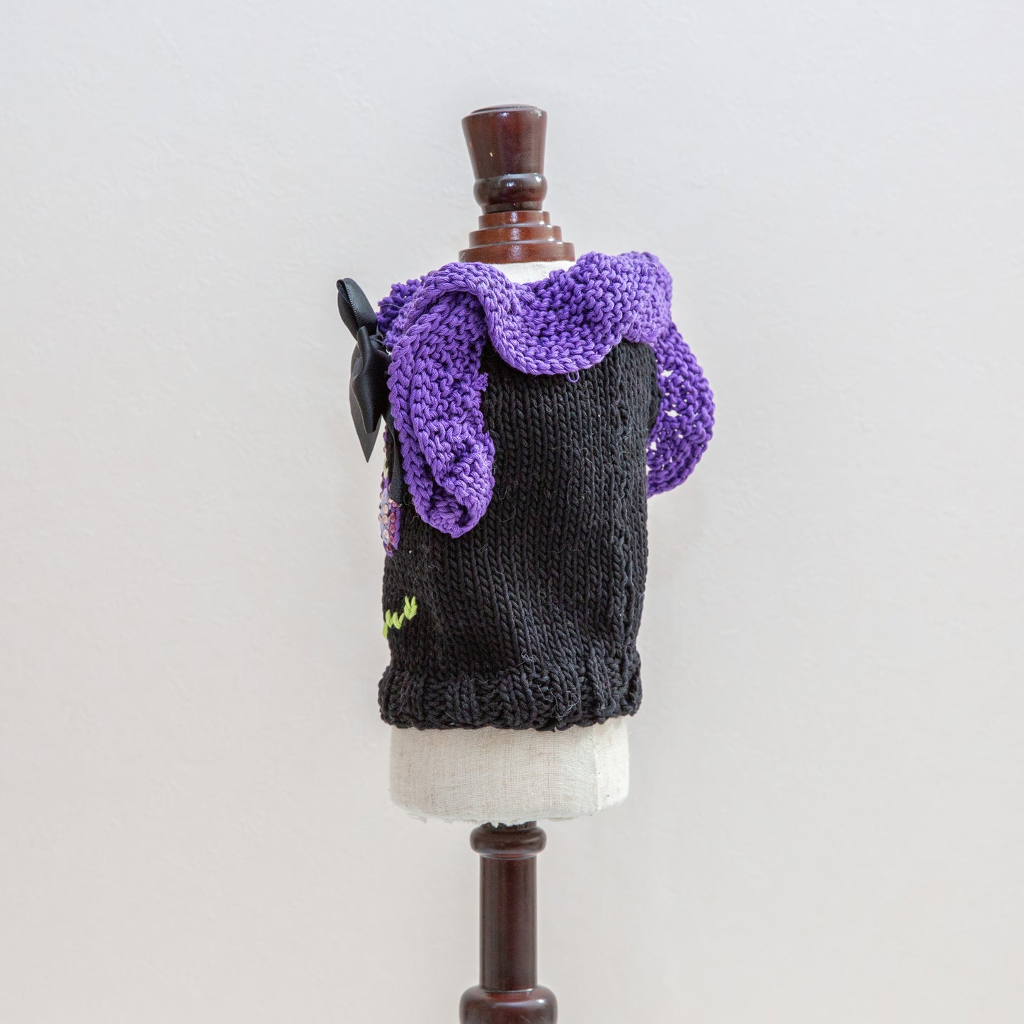 52-sweater black with iris embroidery