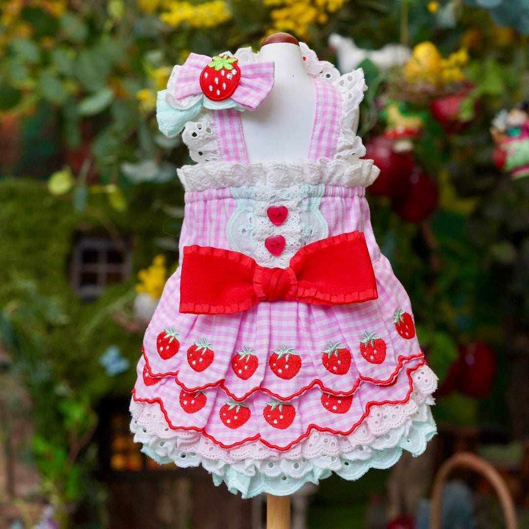 コットンレースいちごワンピース【Miss blue pet】