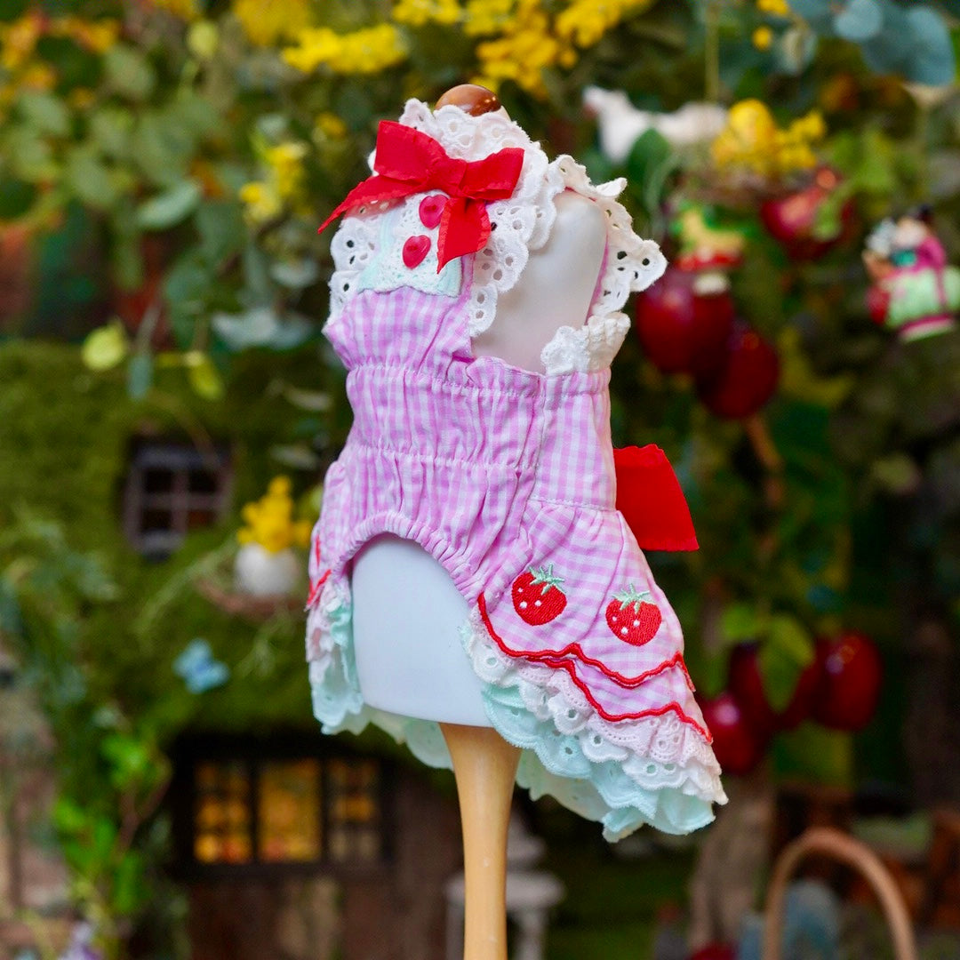 コットンレースいちごワンピース【Miss blue pet】